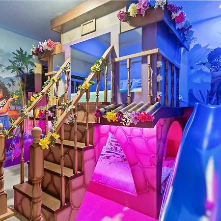 Luxury Living: 6Br Condo Near Seaworld Icon Park